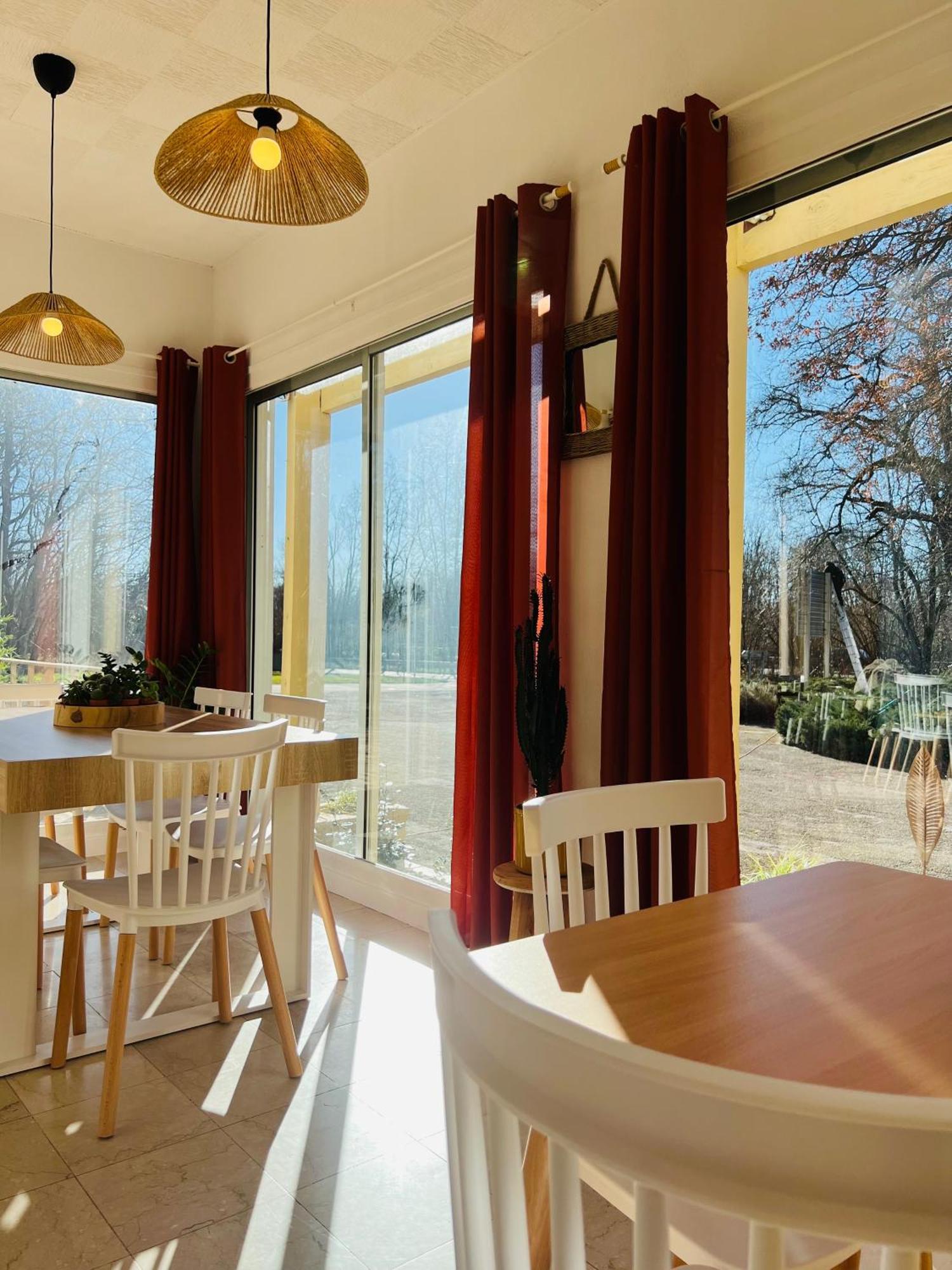 Motel Les Broussailles Mesves-sur-Loire ภายนอก รูปภาพ