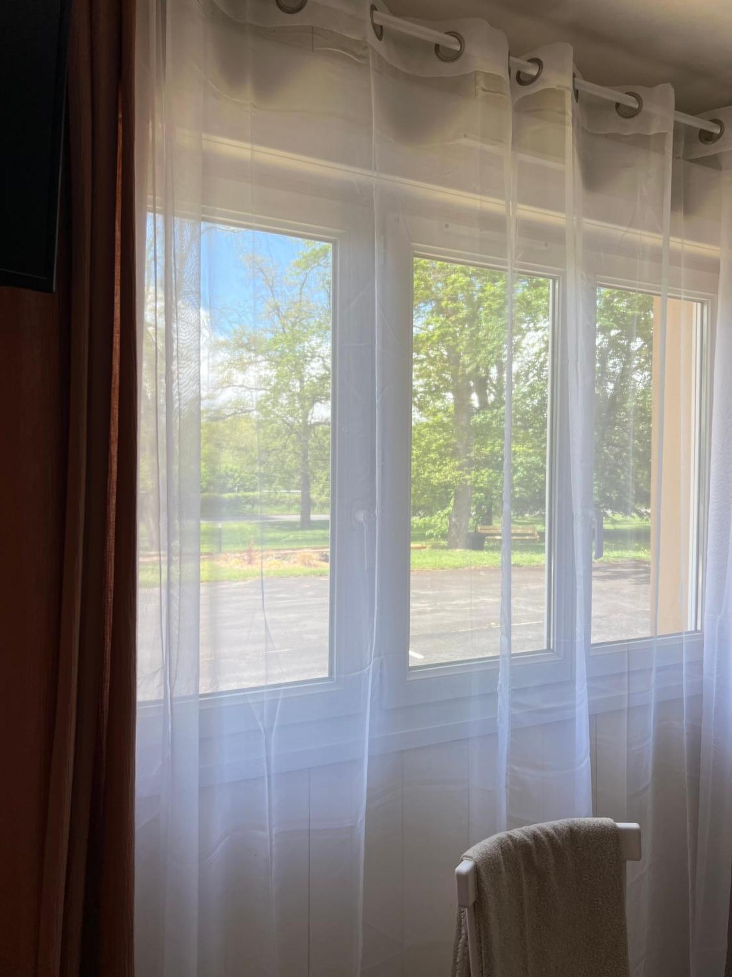 Motel Les Broussailles Mesves-sur-Loire ภายนอก รูปภาพ