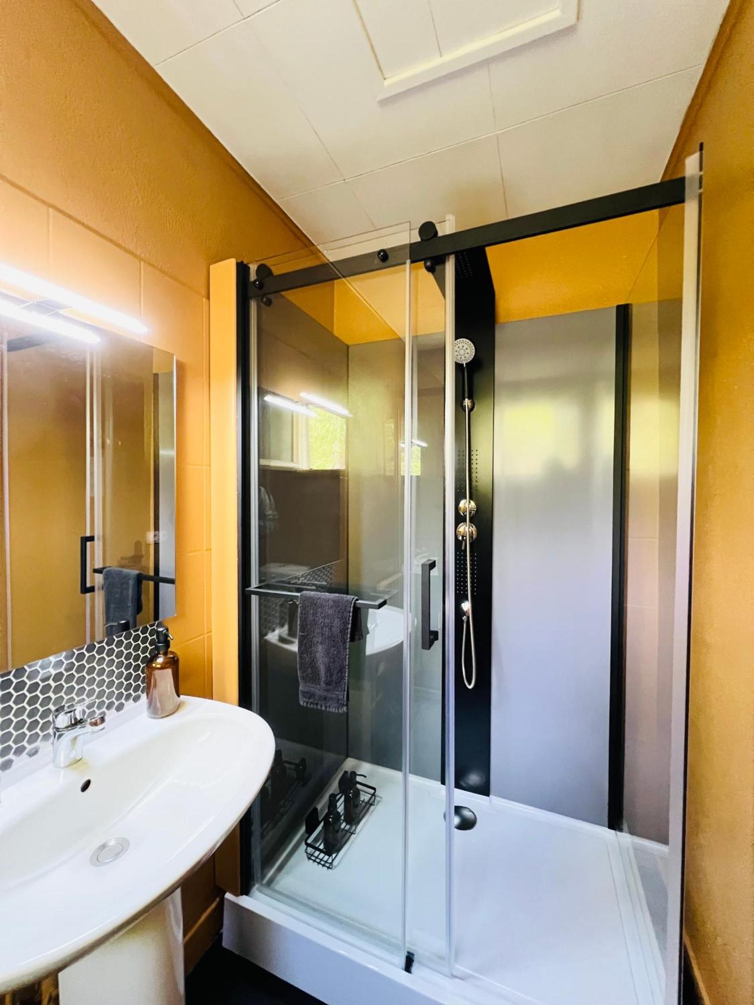 Motel Les Broussailles Mesves-sur-Loire ภายนอก รูปภาพ
