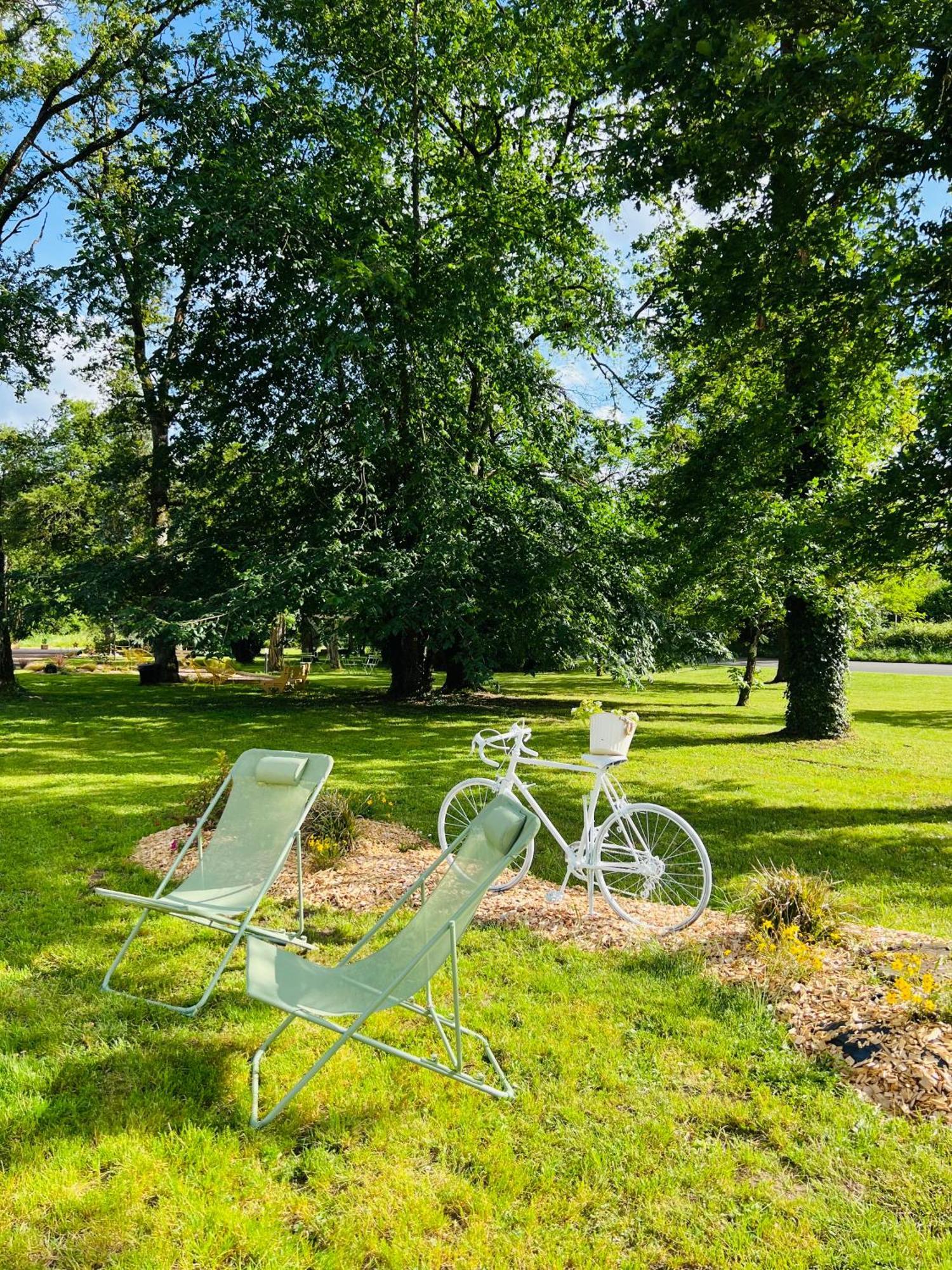 Motel Les Broussailles Mesves-sur-Loire ภายนอก รูปภาพ
